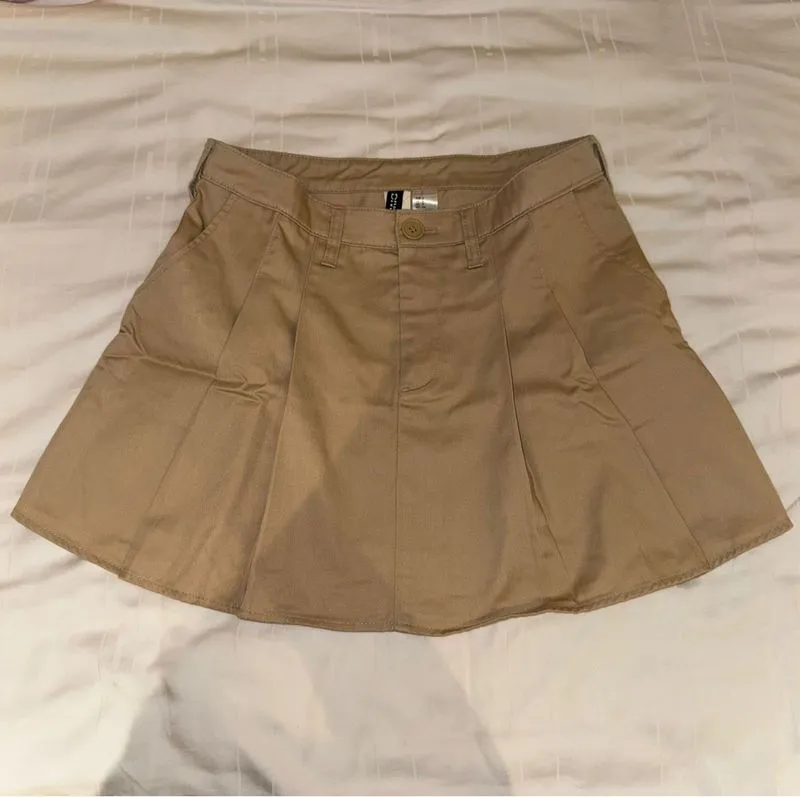 H&M mini skirt  photo 1