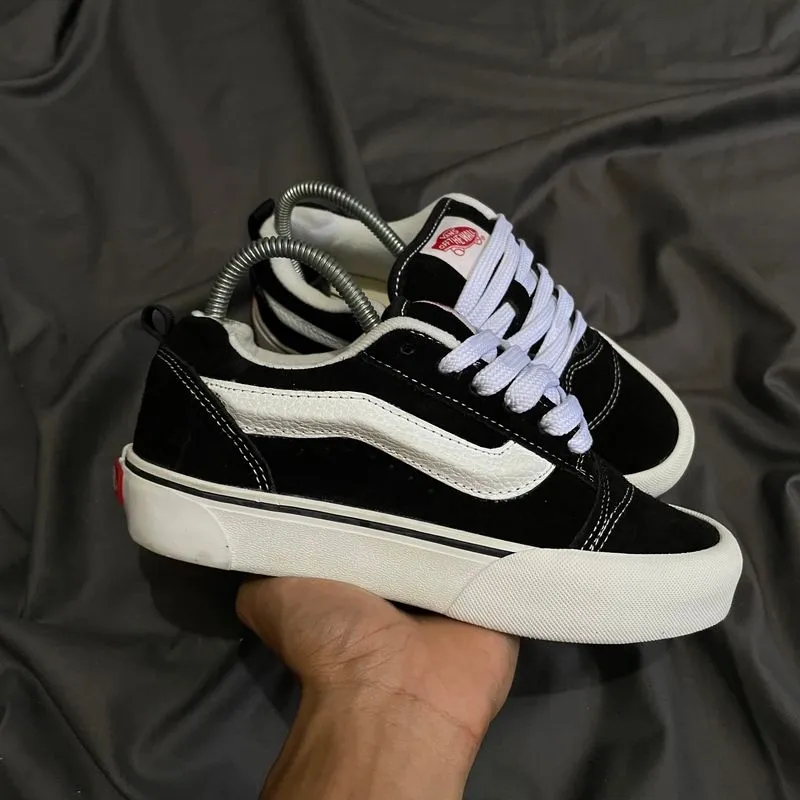 VANS Indie Casual Sneakers Wanita white black photo 1