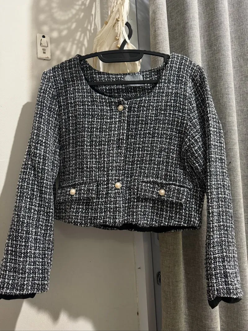 This Is April Outer  photo 1