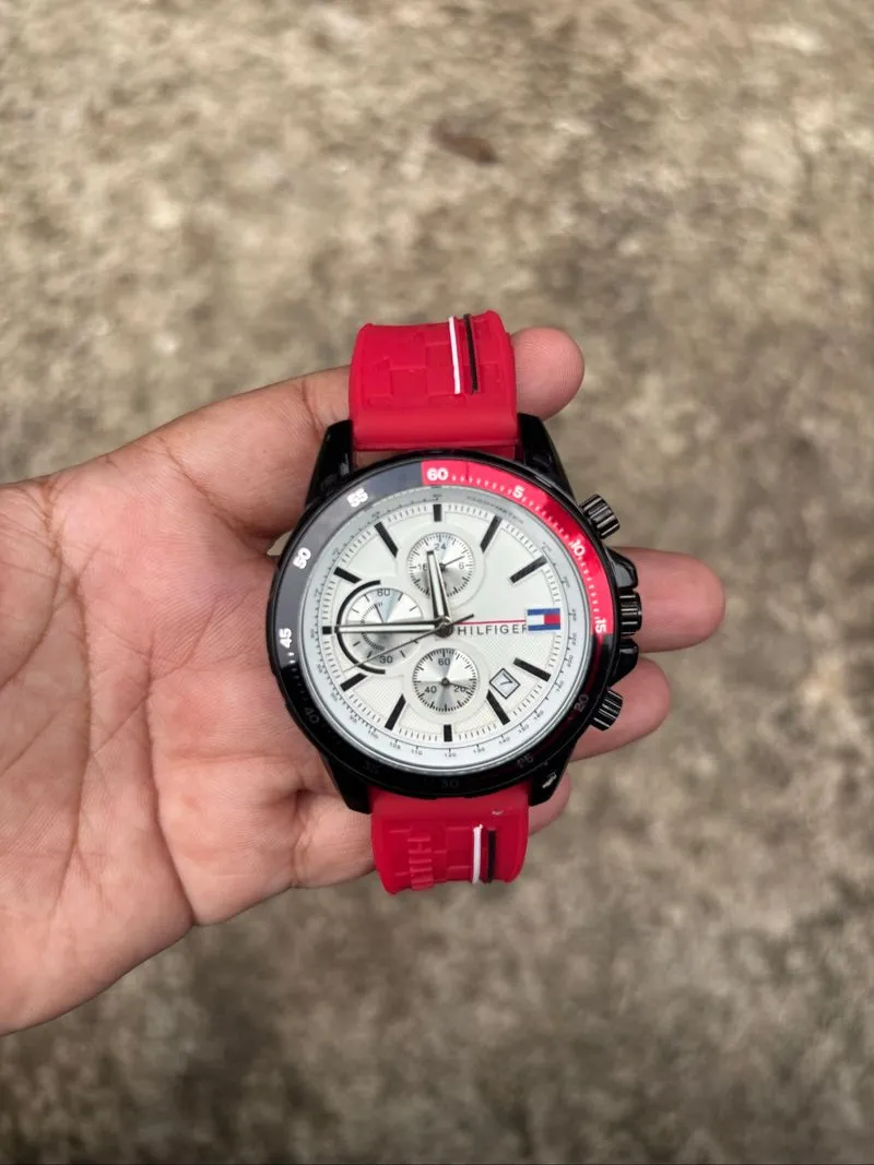JAM TANGAN TOMMY HILFIGER WHITE DIAL RED RUBBER photo 1