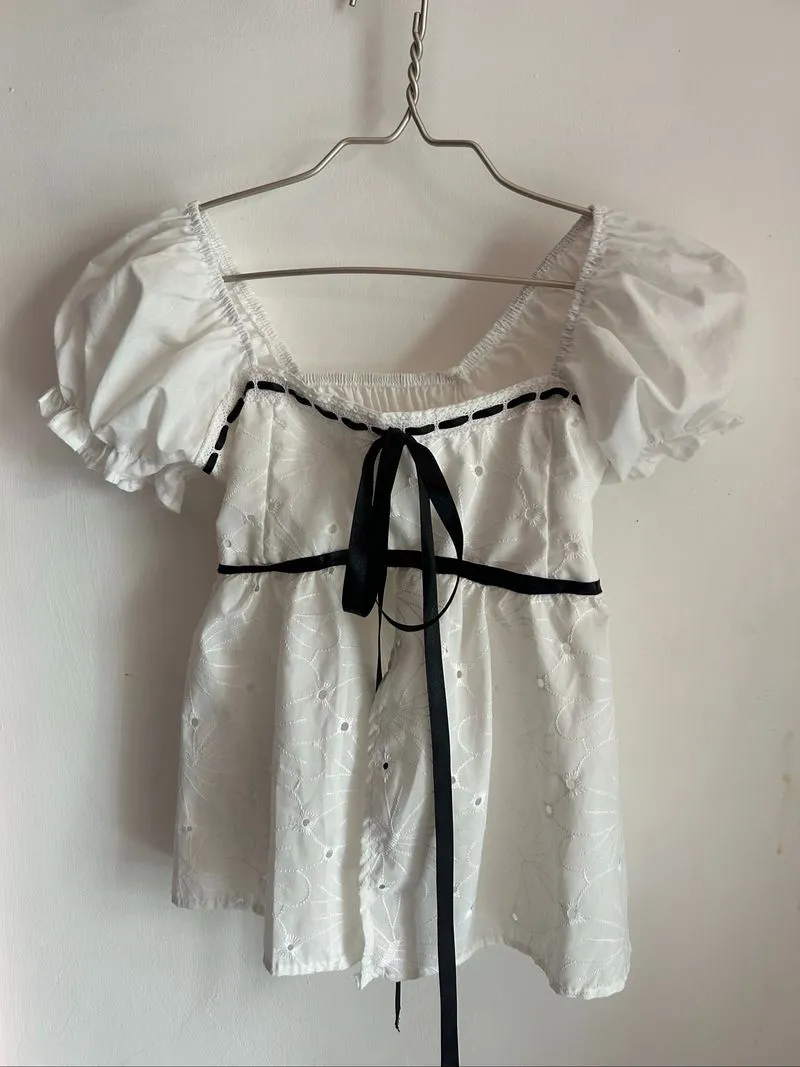 white puff blouse  photo 1