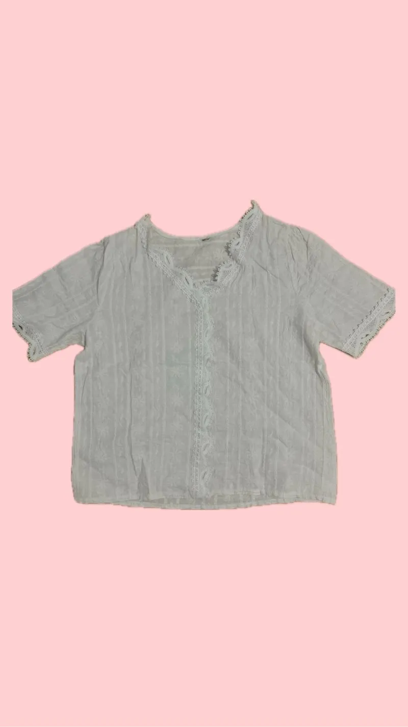 White Lace Vintage Blouse photo 1