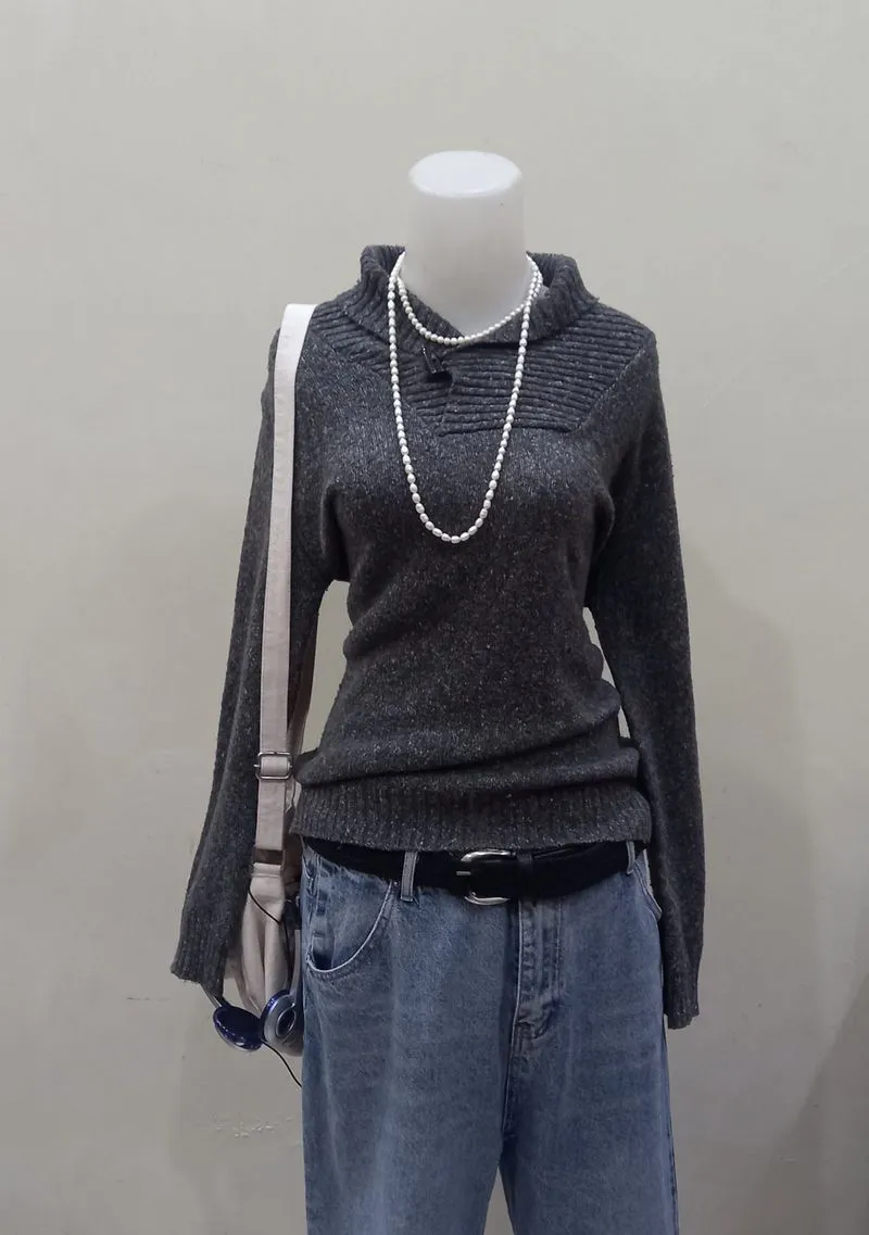 DARK GREY VINTAGE SWEATER photo 1