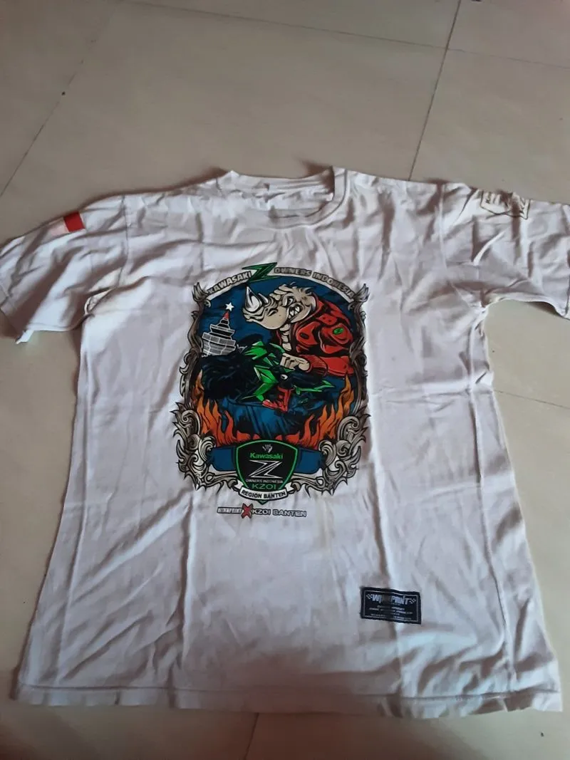 White Graphic Tee photo 1