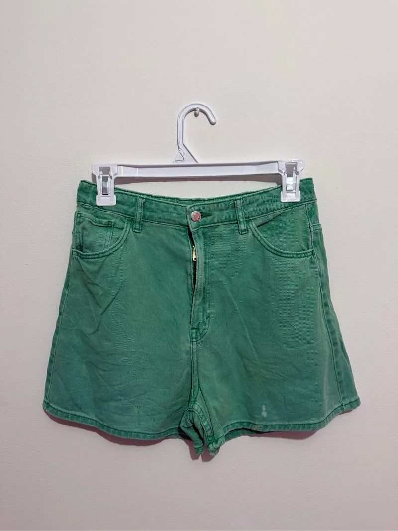 H&M hotpants - woman photo 1