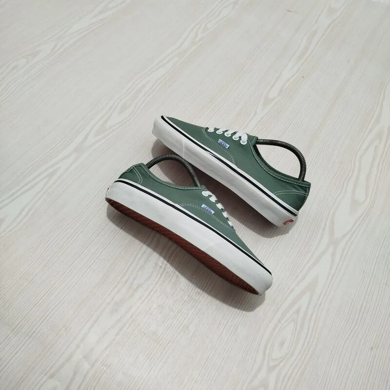 Vans authentic photo 1