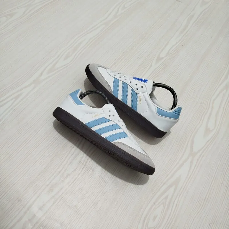 Adidas Samba photo 1