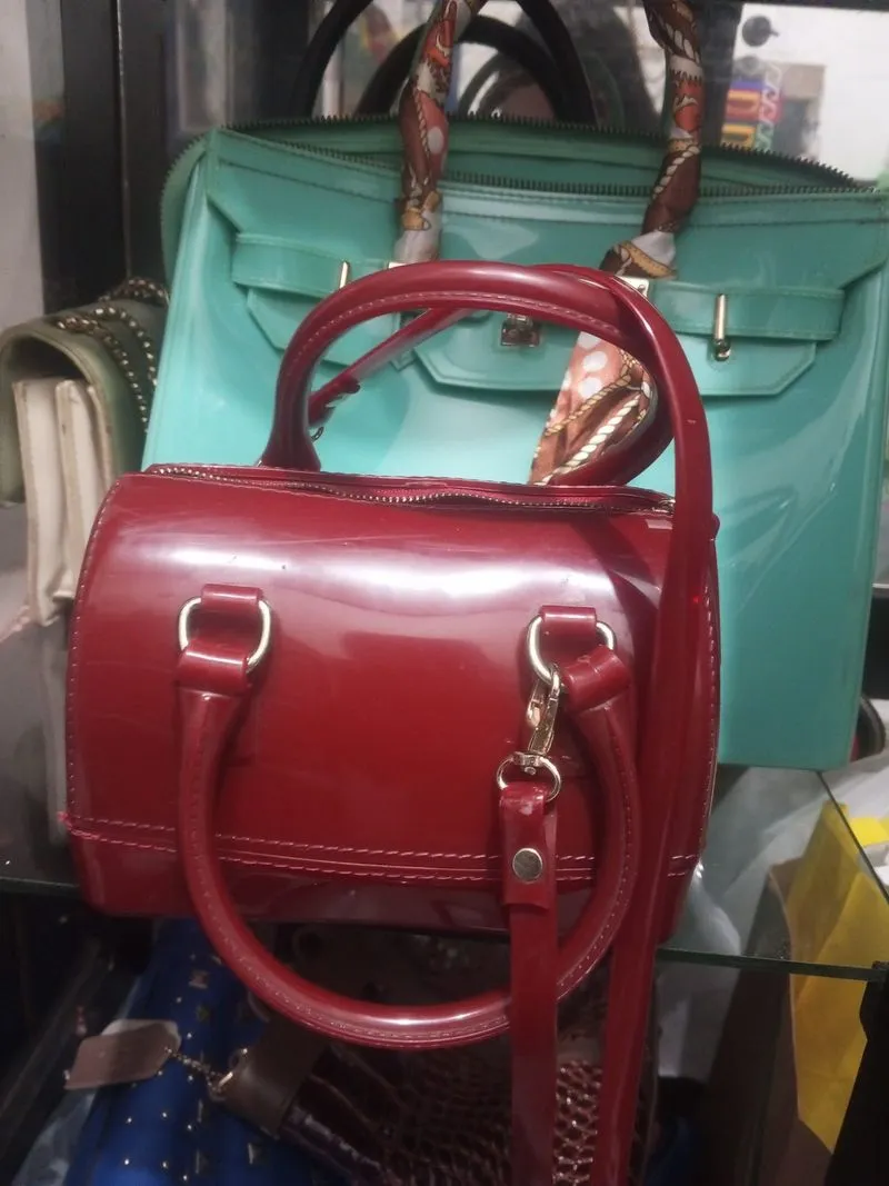 Tas b  photo 1