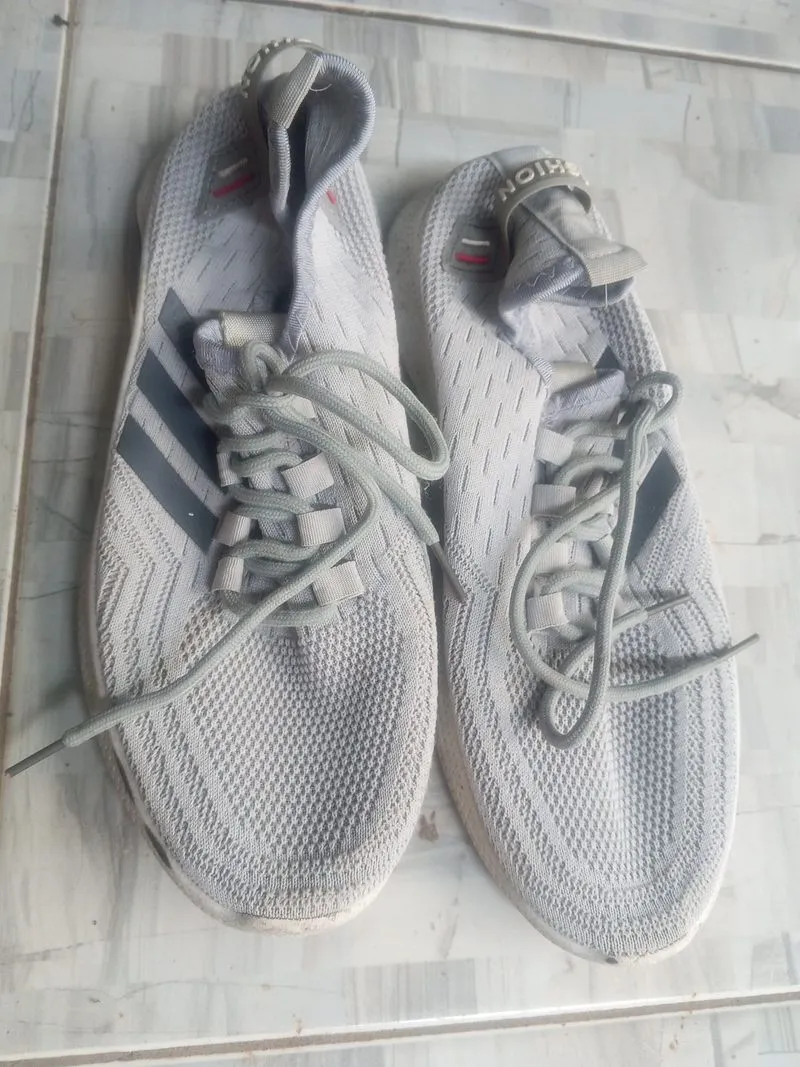 Sepatu  photo 1