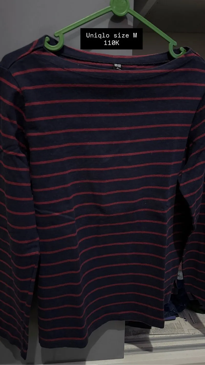 Uniqlo top  photo 1