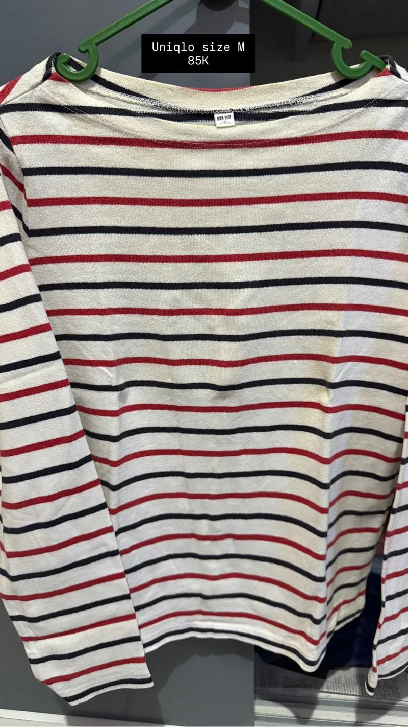 Uniqlo Top photo 1