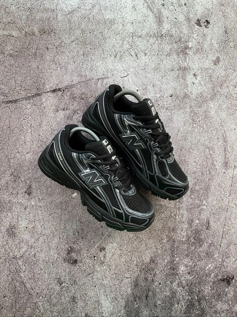 New Balance 740 Black Silver Gray photo 1