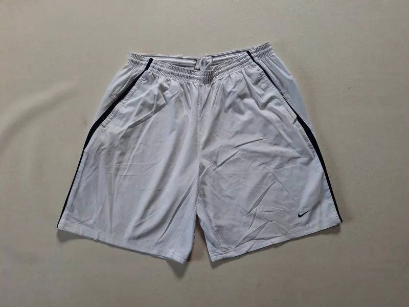 CELANA PENDEK NIKE WHITE ORIGINAL 100% photo 1