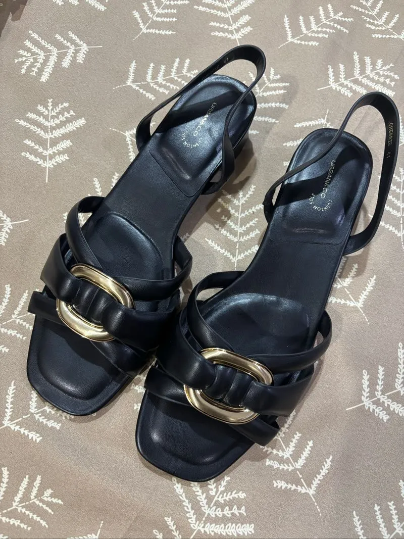 sepatu sendal photo 1