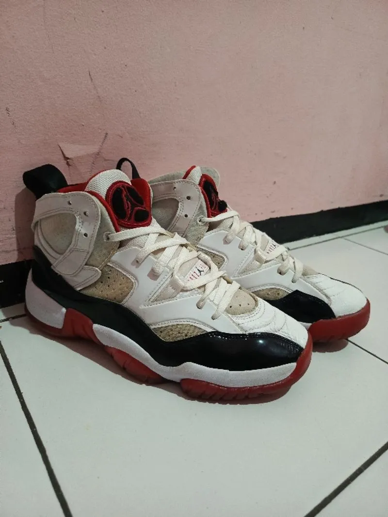 Air Jordan Jumpman Two Trey White photo 1