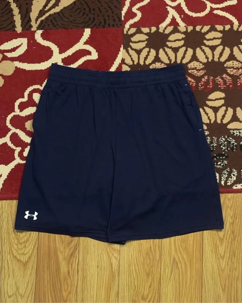 Item(s): UND3R 4RMOUR SHORTPANTS photo 1