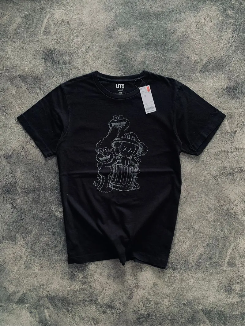Uniqlo X Kaws photo 1
