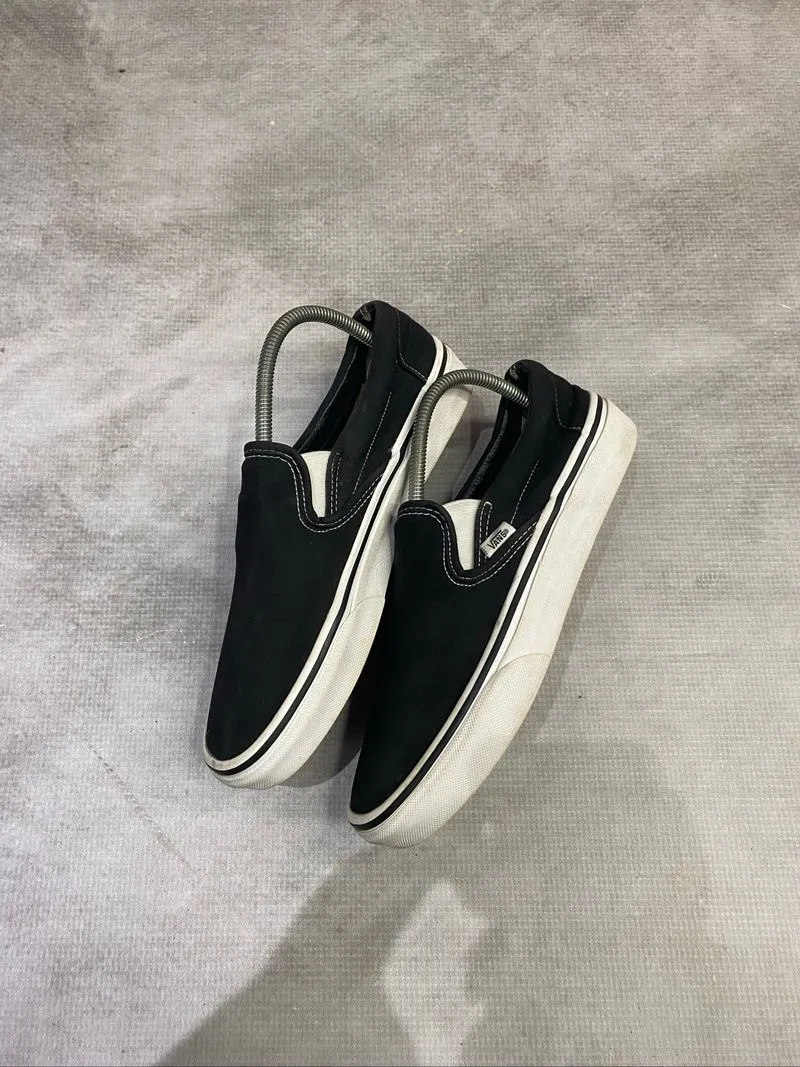 Vans slip on black white photo 1