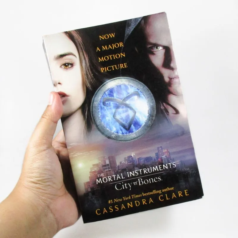 Novel The Mortal Instruments City of Bones - Cassandra Clare photo 1