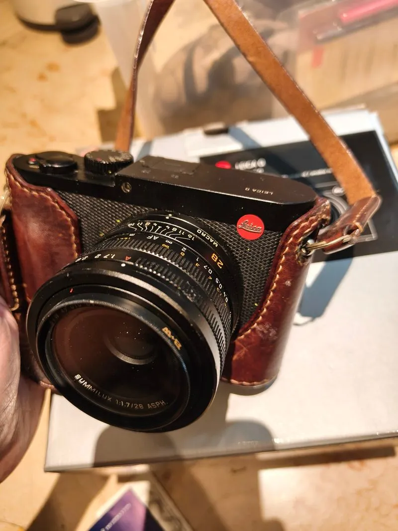 Leica Q 19 000 (Case Arte di Mano) photo 1