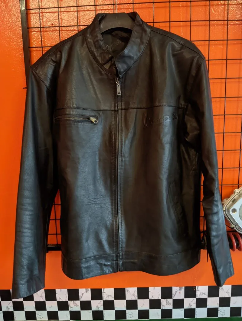 leather jacket vespa, black, size M body fit photo 1