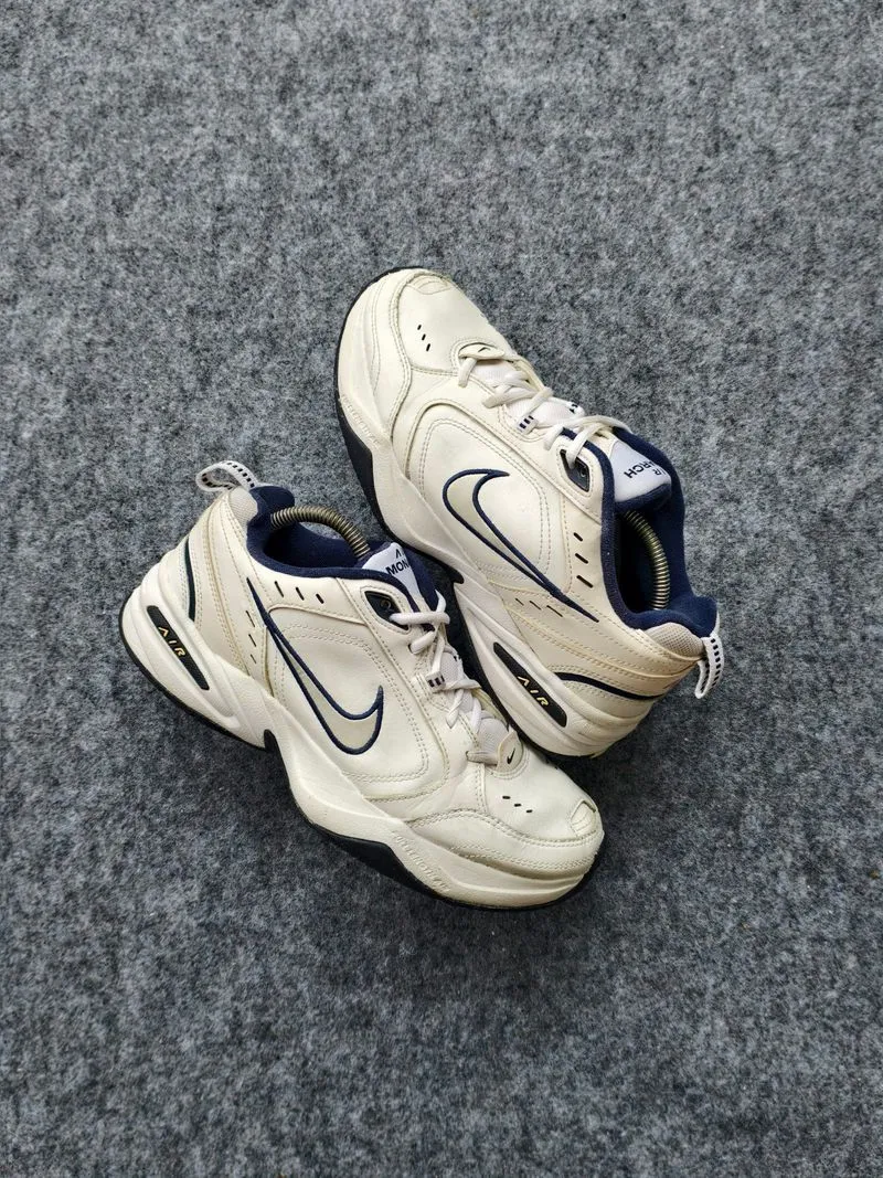 NIKE AIR MONARCH photo 1