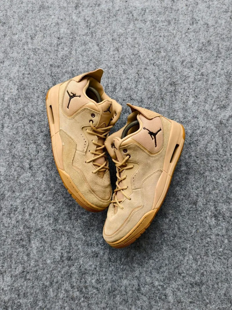 AIR JORDAN COURTSIDE 23 photo 1
