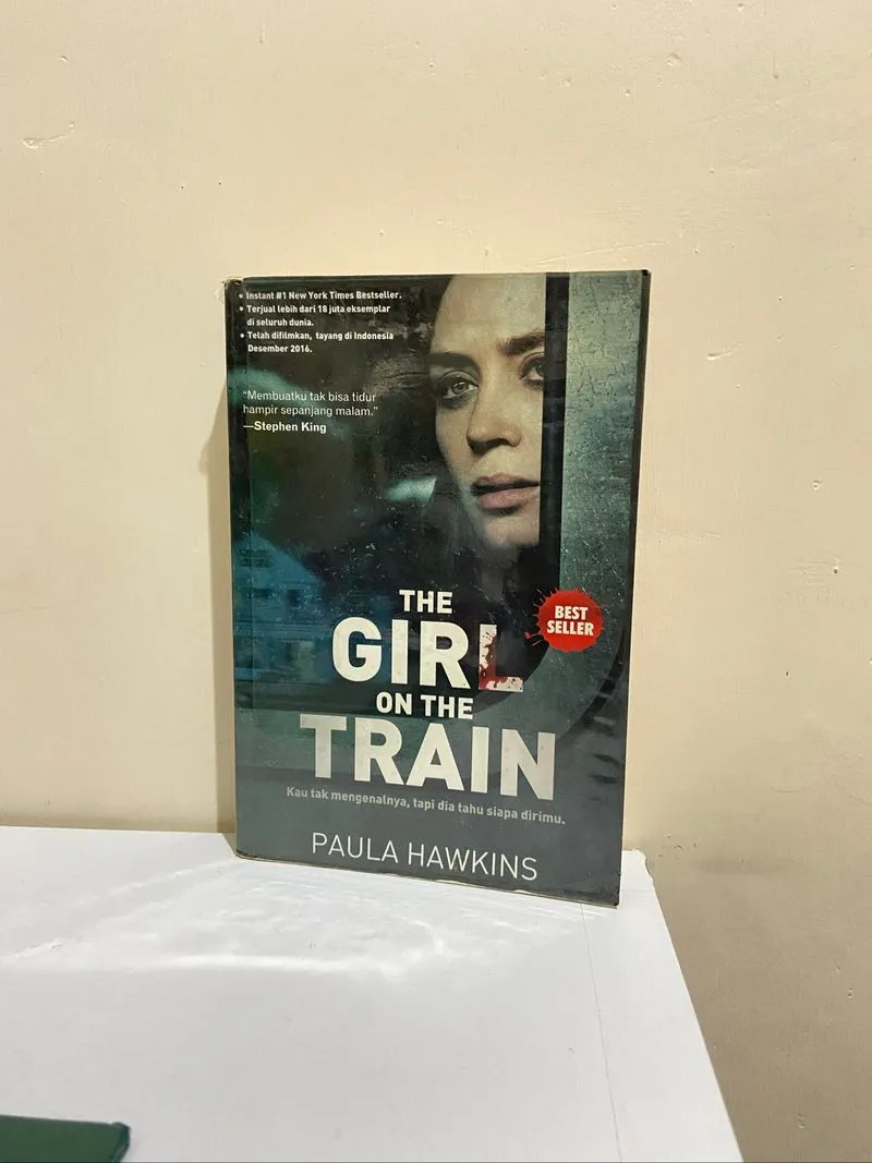 Novel ‘The Girl On The Train’ - Paula Hawkins photo 1
