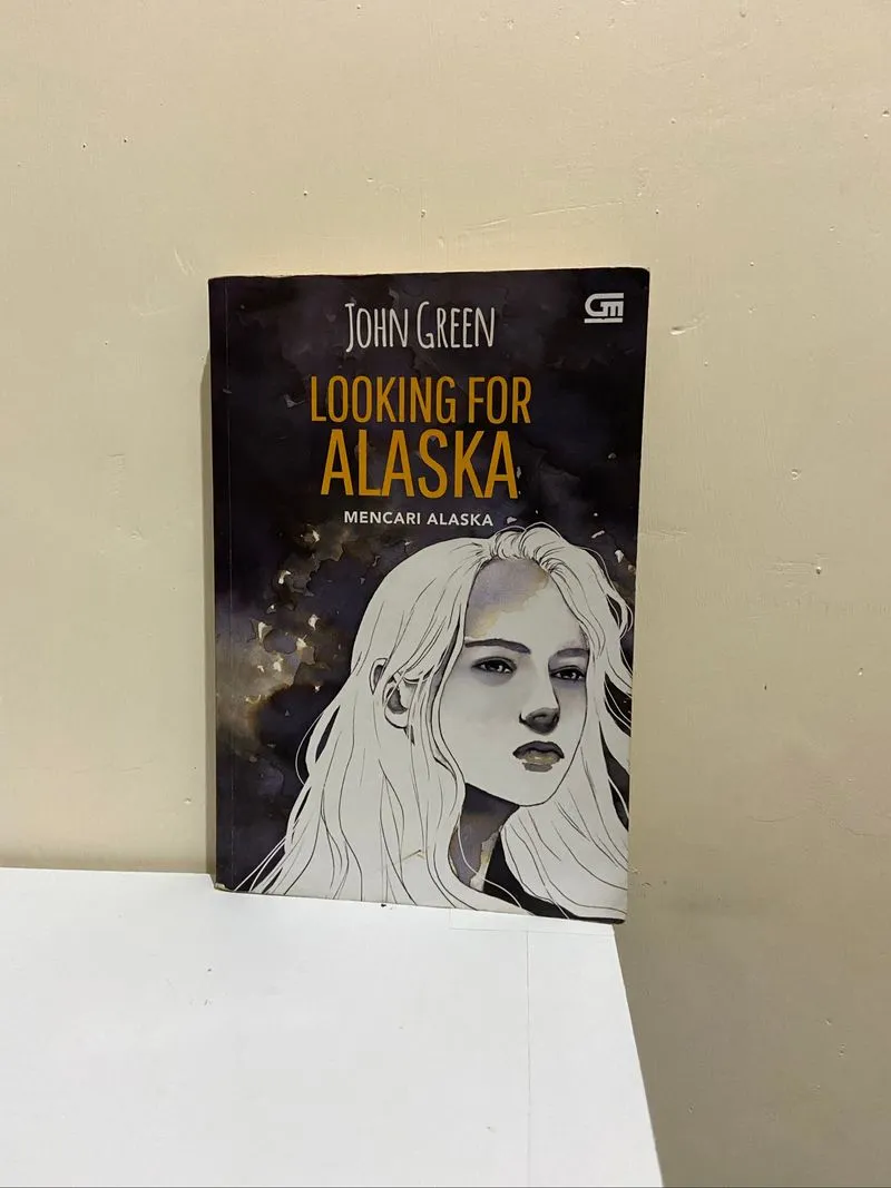 Novel ‘Looking For Alaska’ (ID) - John Green photo 1