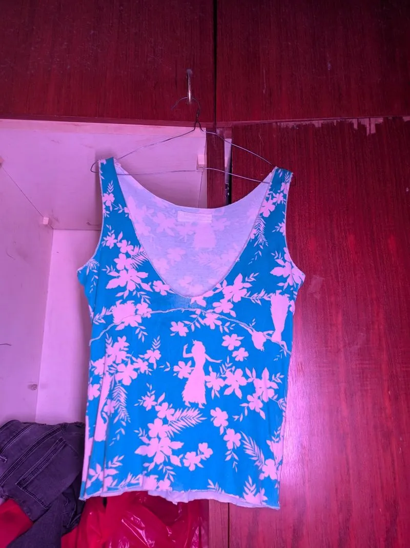 Tanktop pantai 🏖️ photo 1
