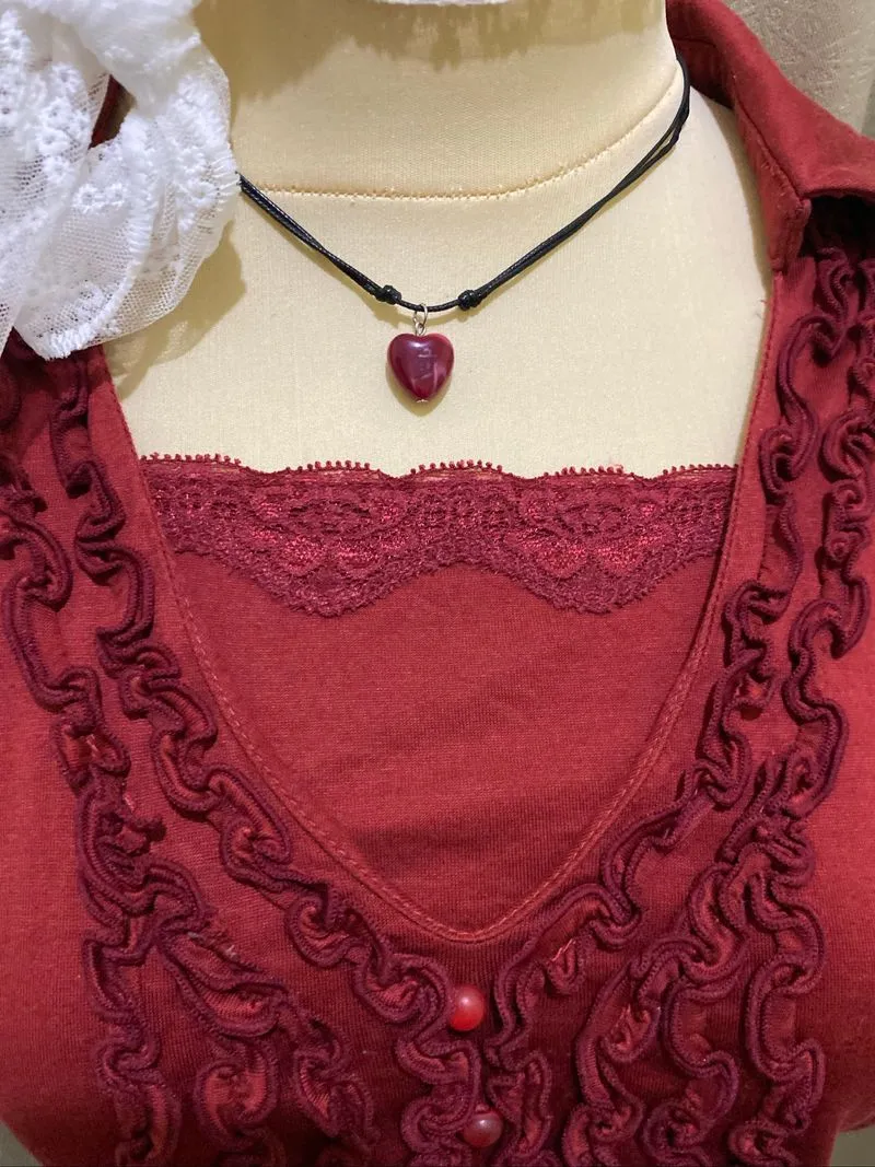 Vampy Dahlia Red Ruffle Lace Top Renda photo 1