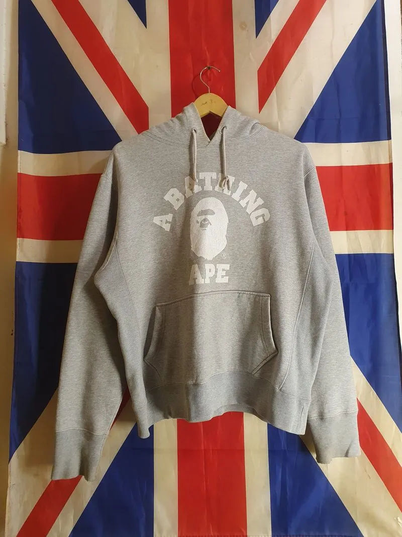 A BATHING APE FULLOVER HOODIE photo 1