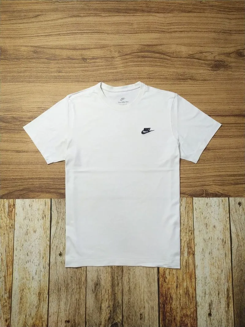 Nike Mini Swoosh T-shirt photo 1