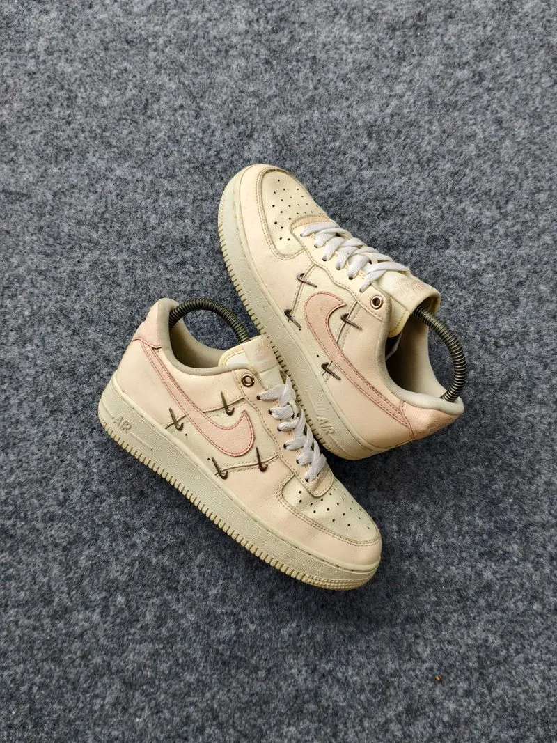 NIKE AIR FORCE 1 photo 1