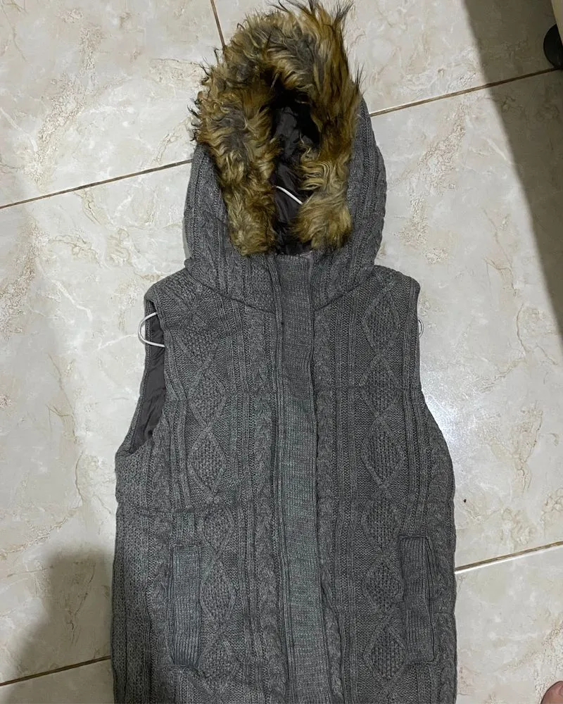Knitted Hooded Vest with Faux Fur Trim/Jaket Tebak Knit Fur  photo 1