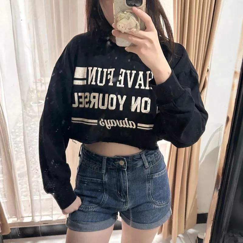 Bershka’s cropped sweater  photo 1