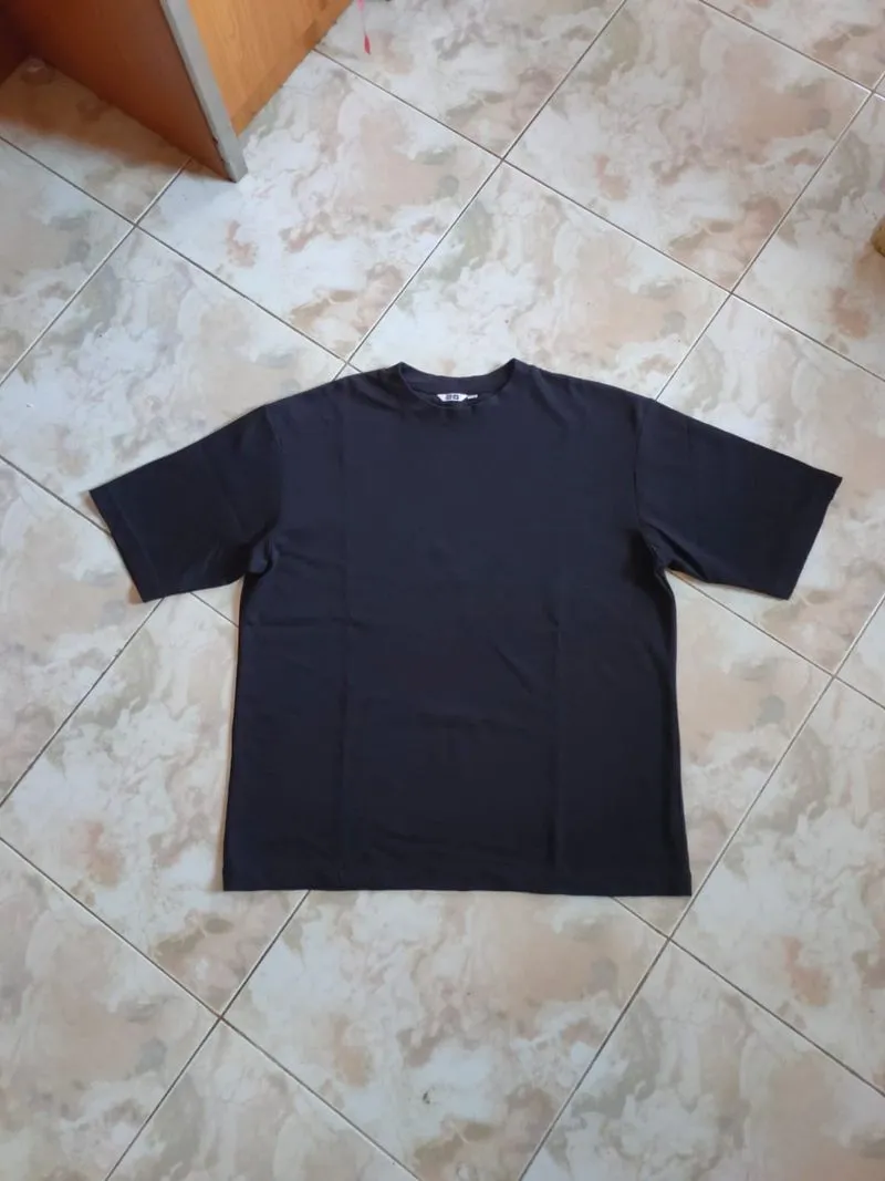 Kaos Uniqlo Airism Oversize photo 1