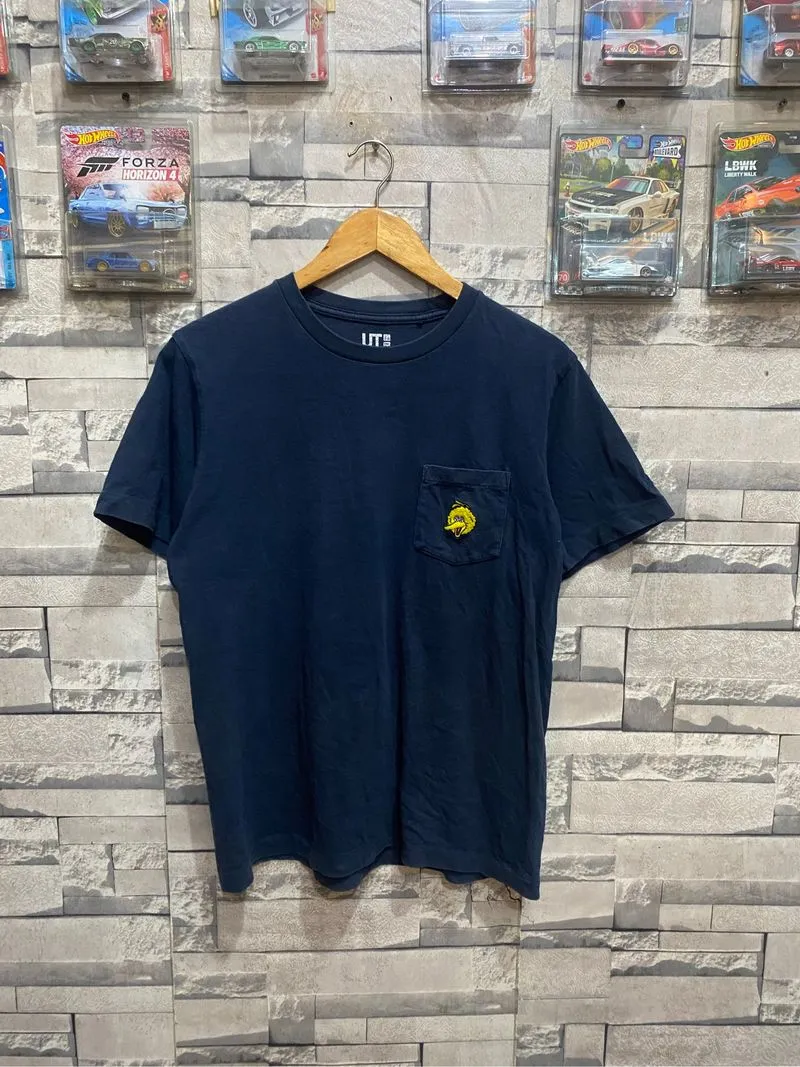 kaos uniqlo x kaws photo 1