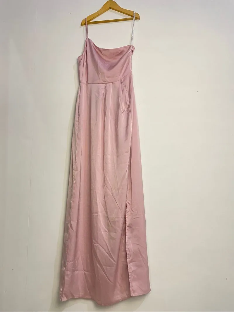 One-shoulder dresses photo 1