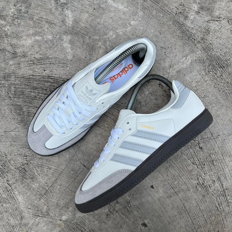 Adidas Casual Sneakers Wanita white gray photo 1