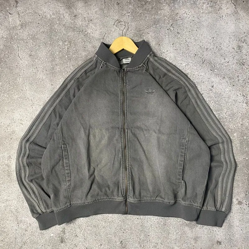 Adidas  photo 1