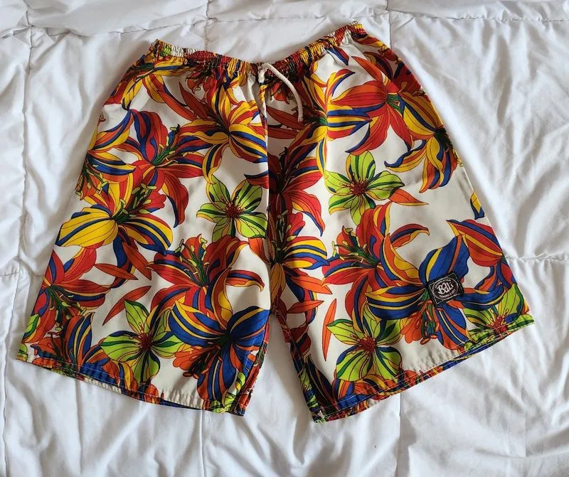 Flowers Short Pants Beach photo 1