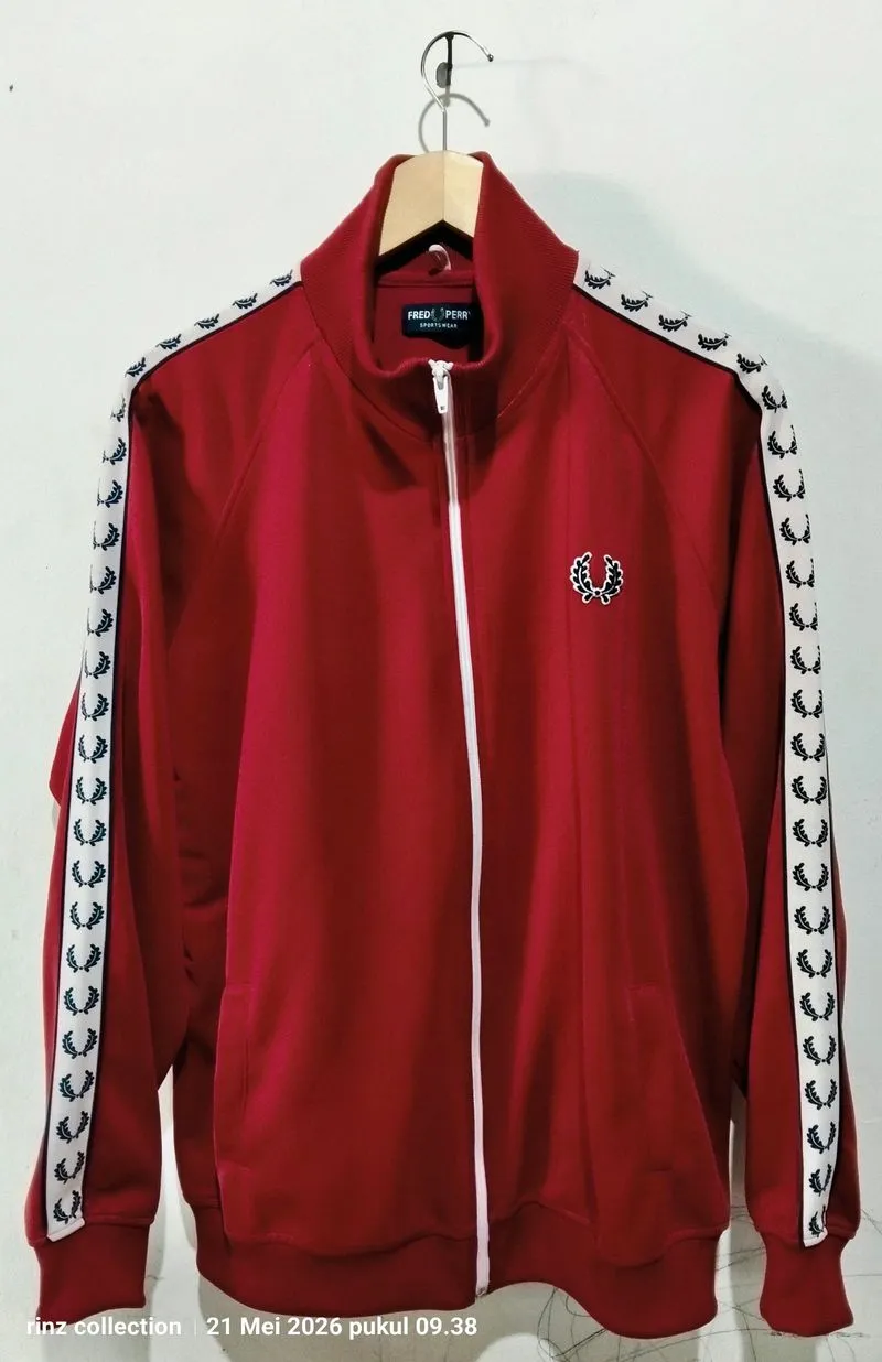 Tracktop fredperry taped photo 1