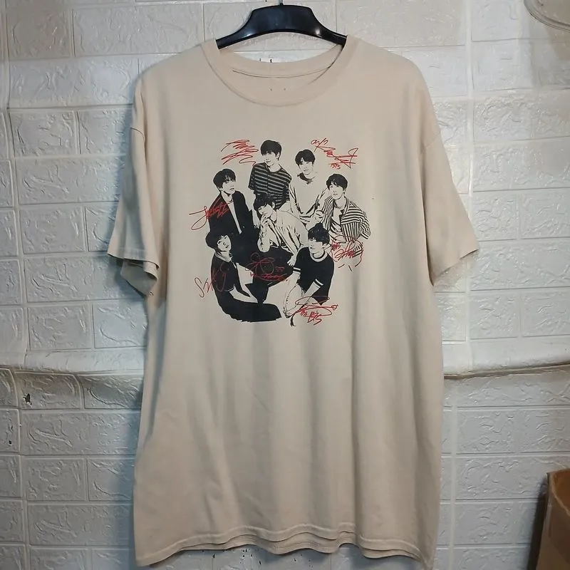 Kaos Band T Shirt Musik Official BTS Krem Size L fit XL photo 1