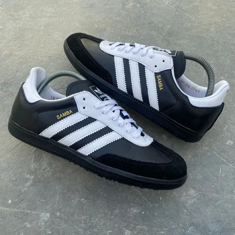 Adidas Casual Sneakers Pria black photo 1