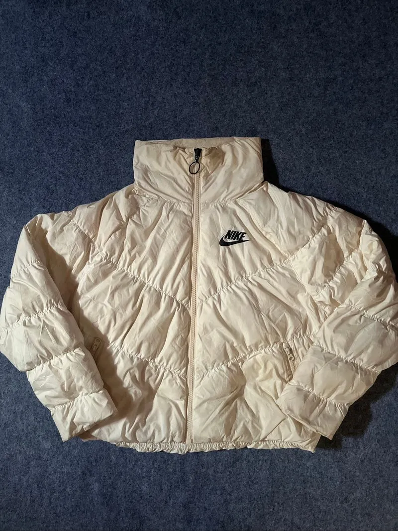 Nike women puffer jacket photo 1
