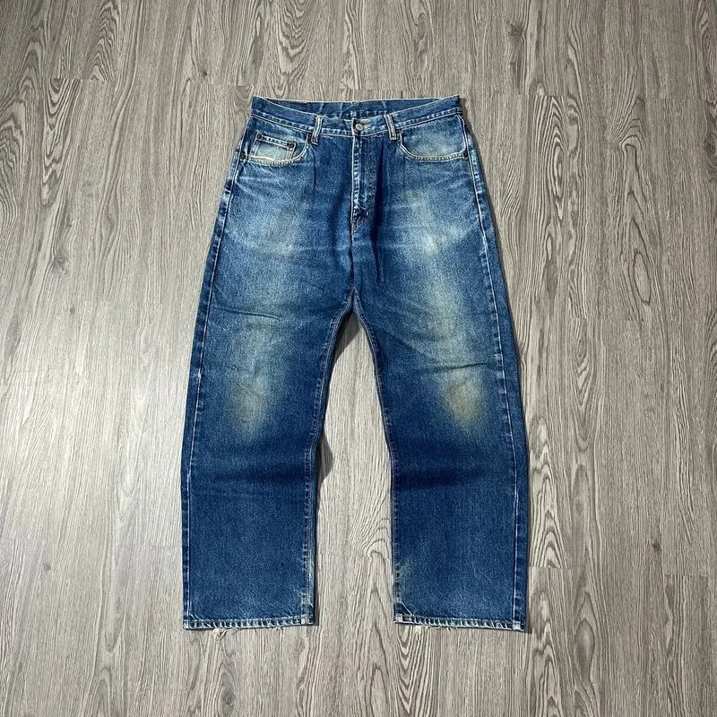 Jeans Unique Clothing Warehouse photo 1