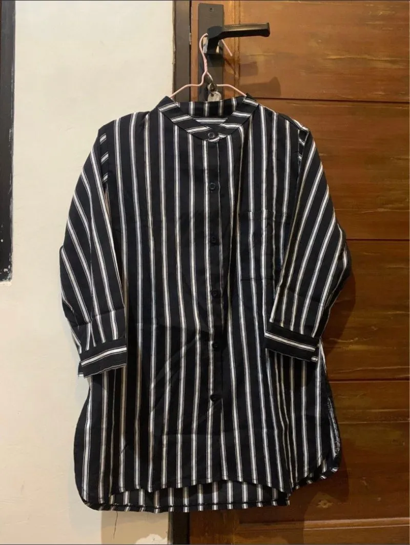 kemeja stripe putih hitam photo 1