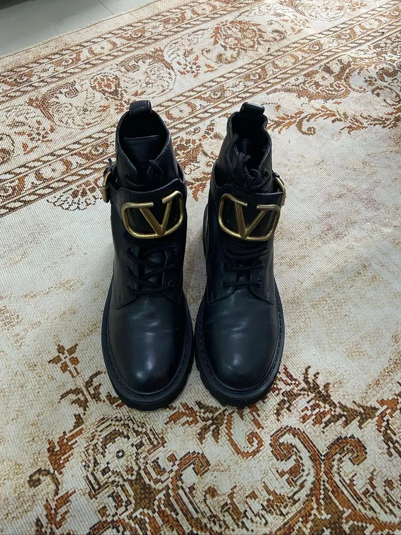 Valentino garavani designer boots  photo 1