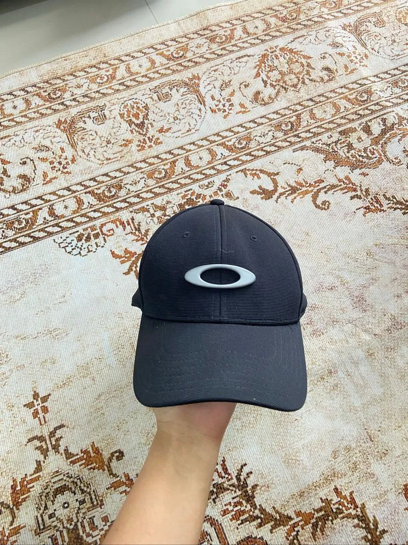 Oakley cap photo 1